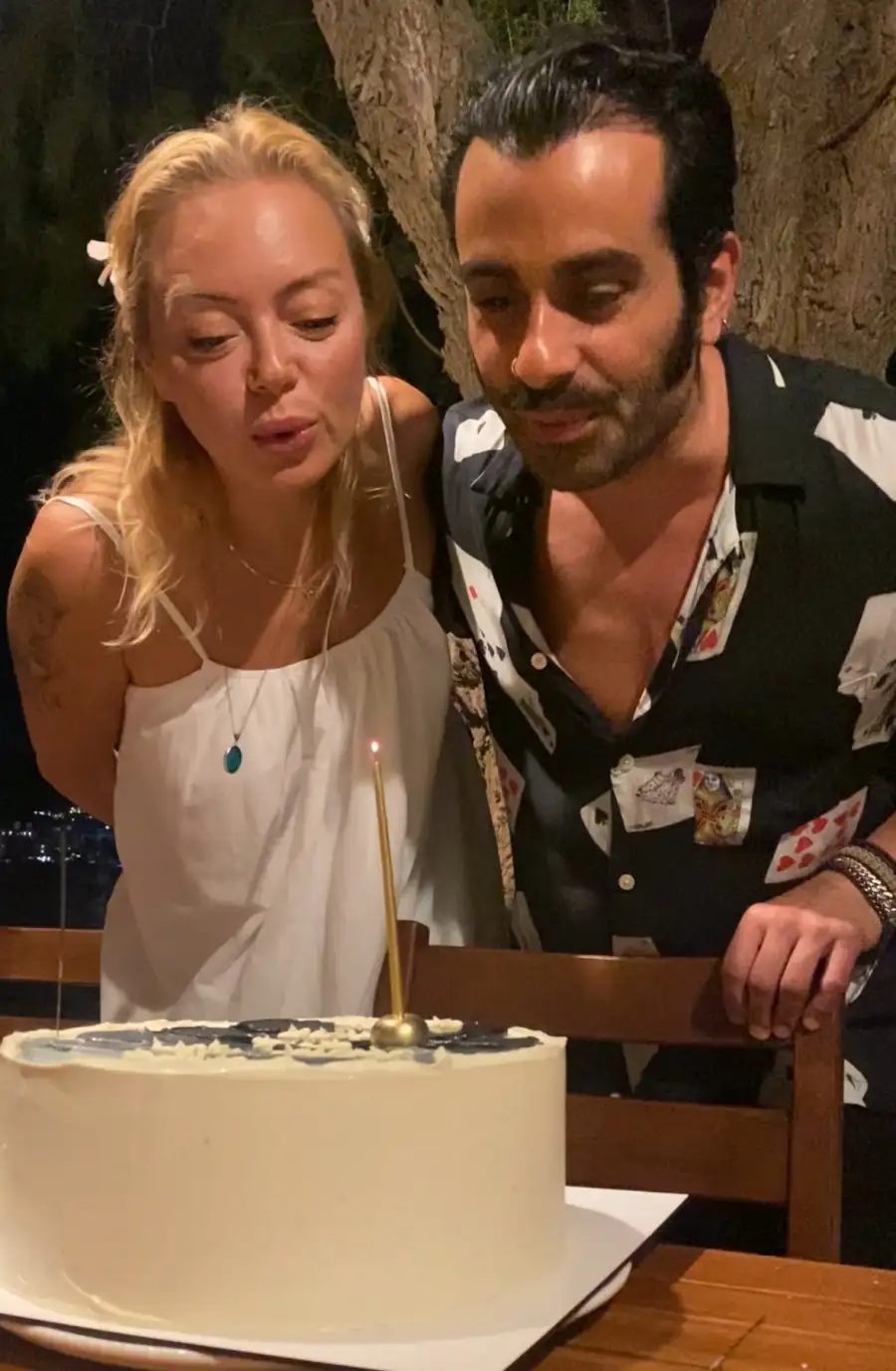 Gökhan Türkmen doğum gününde nikah tazeledi 3 IMG 9562 Gökhan Türkmen doğum gününde nikah tazeledi