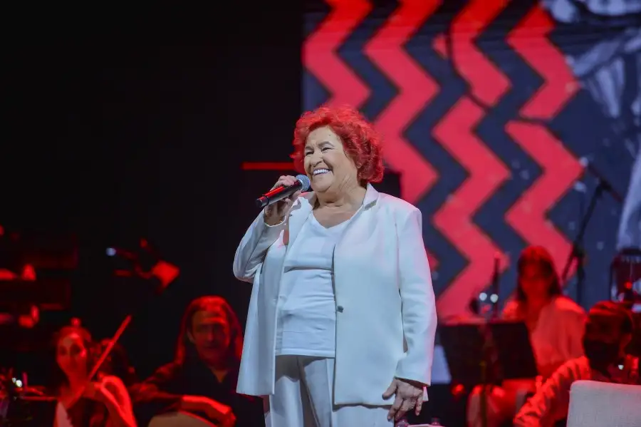 Selda Bağcan & Kym Mazelle & Kum 28 Eylül’de Maximum Uniq Açıkhava’da! 1 Selda Bag╠acan 1835 900 Selda Bağcan & Kym Mazelle & Kum 28 Eylül’de Maximum Uniq Açıkhava’da!