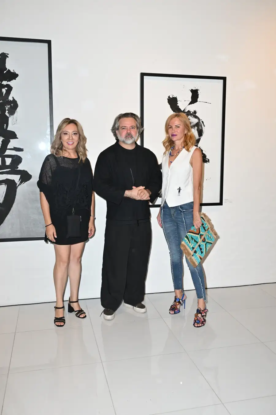 Sule Claire Altintas Chris Calvet Etel Baler 900 Chris Calvet’in 'Signes' serisi Gama Gallery’de sanatseverlerle buluştu