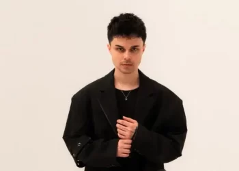 Ayberk Serin’den yeni şarkı: Geri Dön