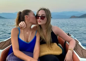 Bilge Kuru’nun kızı ve oğluyla tatil keyfi