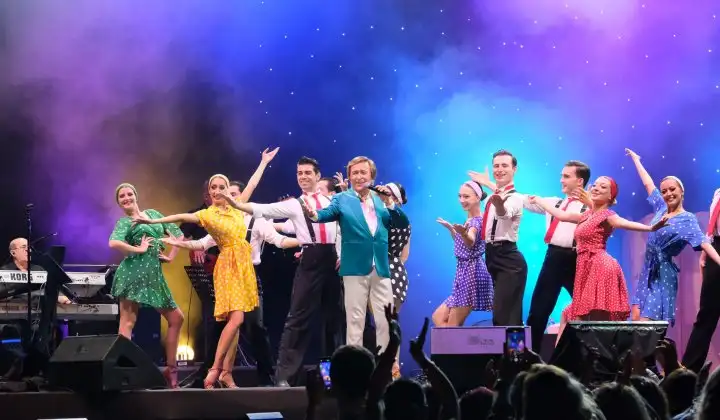 İstanbullular Erol Evgin’le dans ettiler