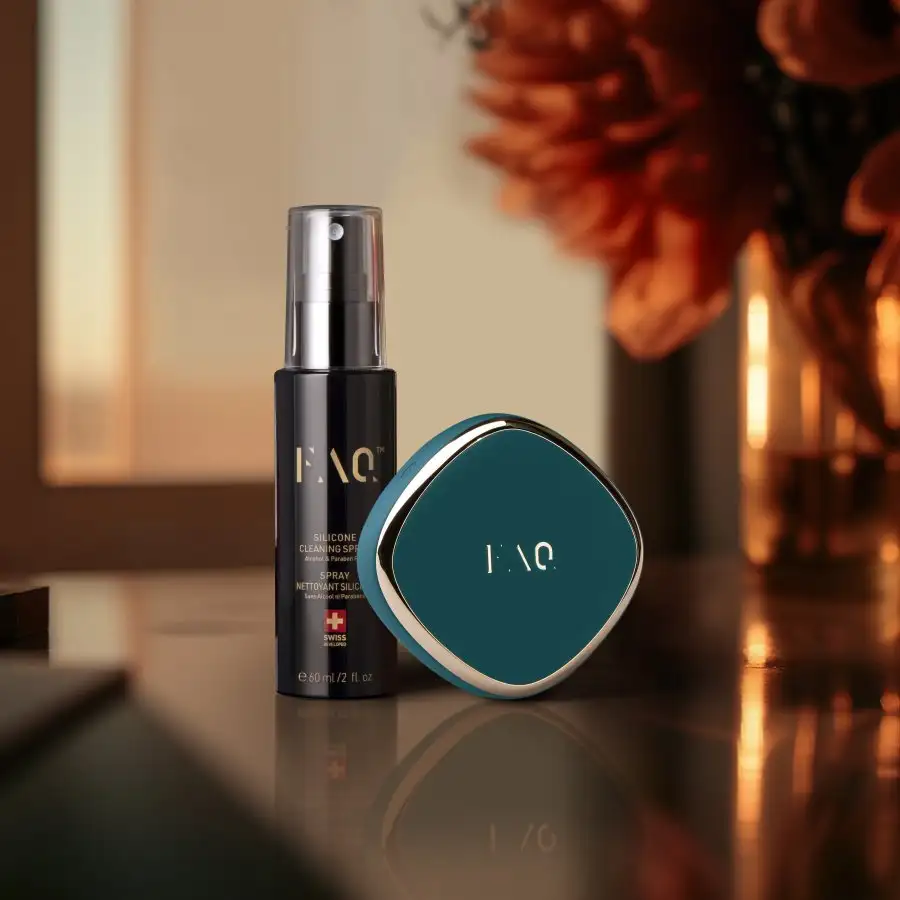 foreo faqq1 FOREO FAQ 301 LED Saç Güçlendirici ve Saç Derisi Masaj Cihazı ile seyrelme, kırılma ve dökülmeye yenilikçi çözüm!