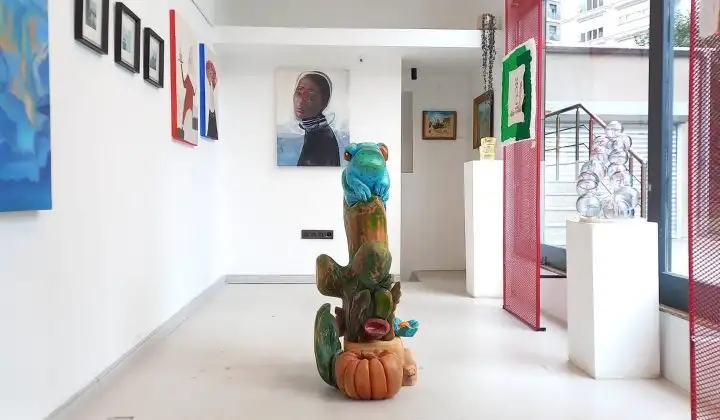 Chi Art Gallery yeni sanat sezonunu 21 Eylül’de 'Mümkün' adlı karma sergiyle karşıladı 1 Chi Art Gallery yeni sanat sezonunu 21 Eylül’de ‘Mümkün’ adlı karma sergiyle karşıladı