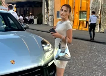Melisa Özmen’den yeni yaşına renkli kutlama