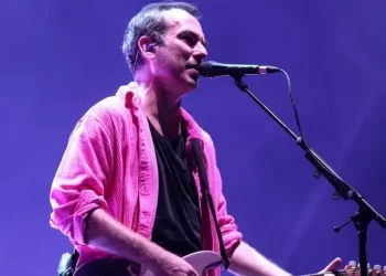 Mor ve Ötesi’nden binlerce hayranına unutulmaz konser