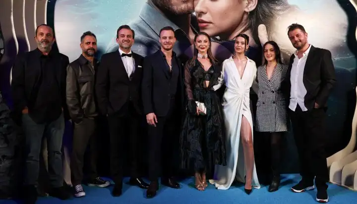 Prime Video’nun yeni yerli orijinal filmi Mavi Mağara’nın galası gerçekleşti 1 Prime Video’nun yeni yerli orijinal filmi Mavi Mağara’nın galası gerçekleşti