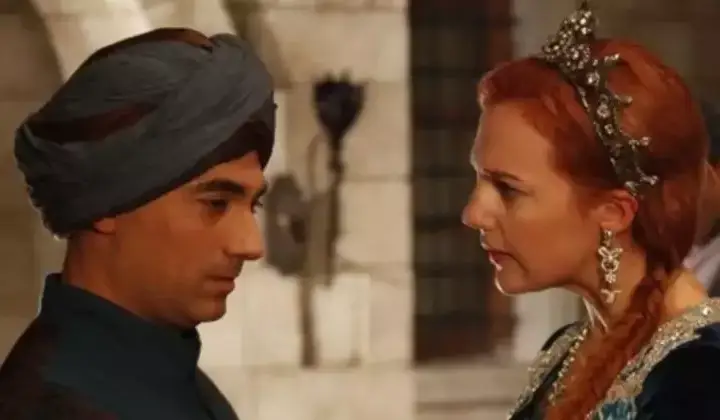 Hürrem ve Sümbül Ağa yıllar sonra Fransa'da buluştu 2 Hürrem ve Sümbül Ağa yıllar sonra Fransa’da buluştu