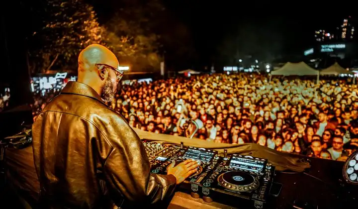 Black Coffee'nin İstanbul konserine büyük ilgi 3 Black Coffee’nin İstanbul konserine büyük ilgi
