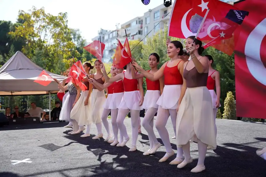 DSC08209 İzmir Kültür Yolu Festivali'nde 29 Ekim coşkusu