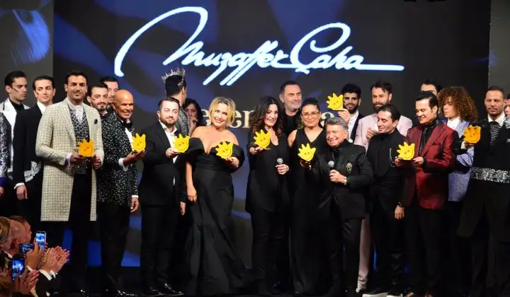 Open Stage Fahion week son gününde Muzaffer Çaha defilesine ev sahipliği yaptı