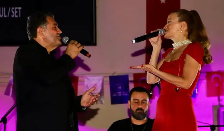 Ardahan’da Neşet Ertaş türküleri ve muhteşem düet