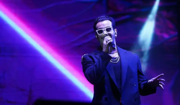 Gökhan Türkmen'den 'Kırmızı-Beyaz' resital 2 Gökhan Türkmen’den ‘Kırmızı-Beyaz’ resital