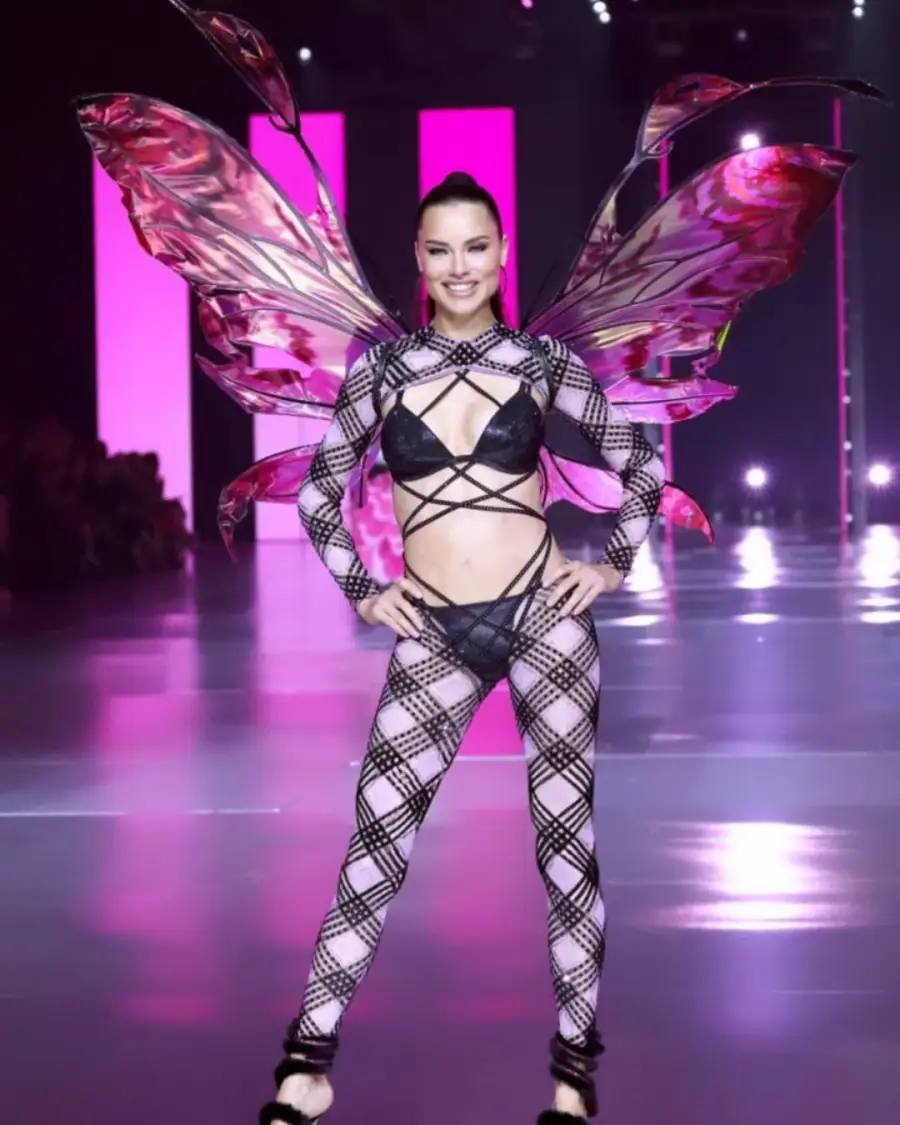 Victoria Secret defilesi 6 yılın ardından ilk kez düzenlendi 5 adrianalima Victoria Secret defilesi 6 yılın ardından ilk kez düzenlendi