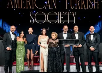 Amerikan Türk Cemiyeti’nden Türk televizyon ve sinema sektörünü New York’ta buluşturan görkemli gece
