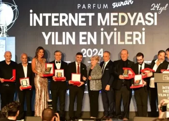 magazinci.com’un ödül gecesinde ünlü isimler bir araya geldi
