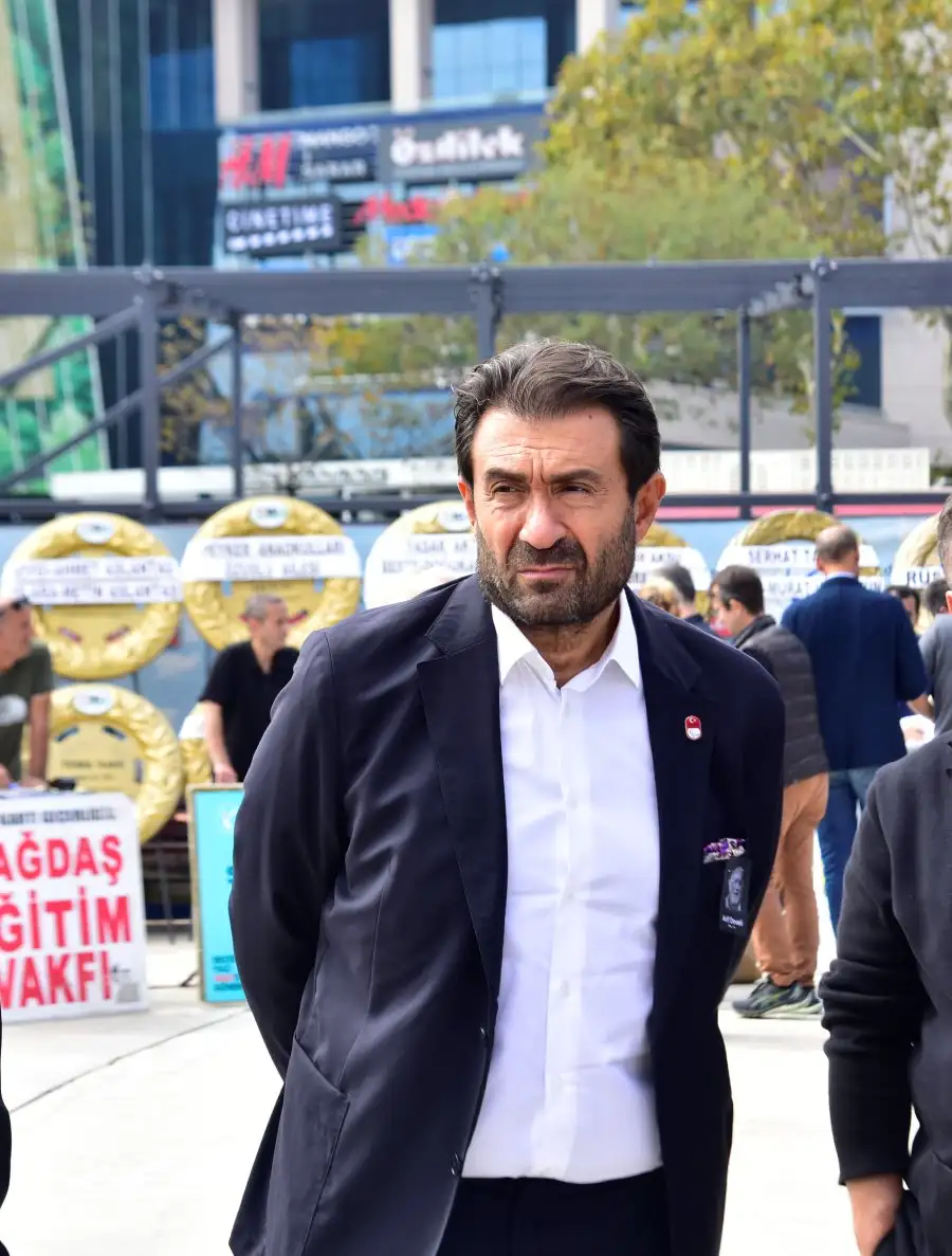 Kebap Kralı Arif Develi sevenleri tarafından son yolculuğuna uğurlandı 5 murataksu Kebap Kralı Arif Develi sevenleri tarafından son yolculuğuna uğurlandı