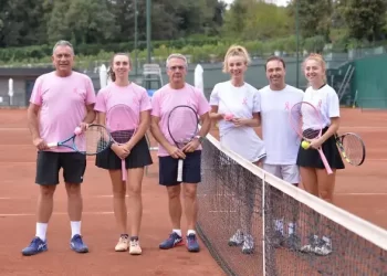 ‘Pembe Top Tenis Turnuvası’nda erken teşhisin önemine dikkat çekildi