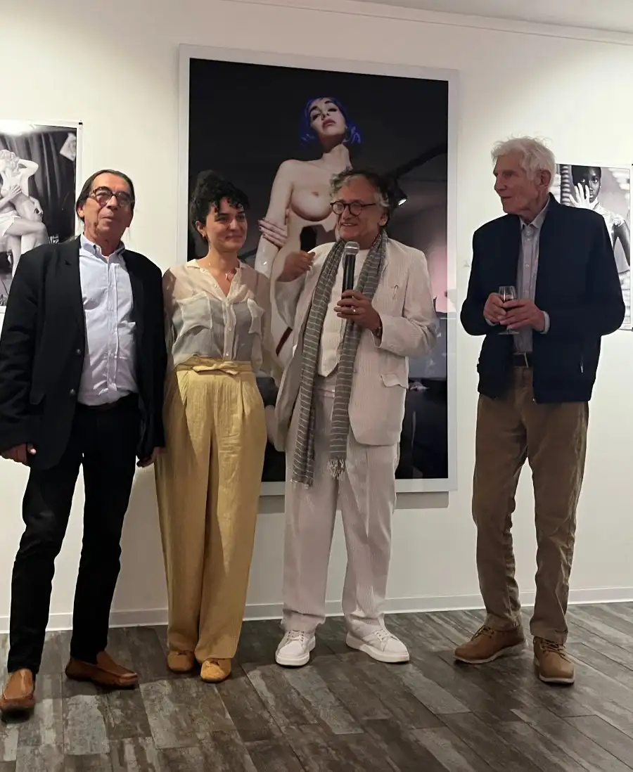 uwe sergi1 Piramid Sanat, Uwe Ommer'in 'Retrospektif' sergisiyle yeni sezona merhaba dedi