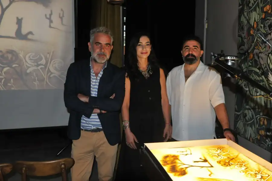 Yurdaer Okur, Küçük Prens eserini tiyatro ve kum sanatıyla birleştirdi 2 yurdaer1 Yurdaer Okur, Küçük Prens eserini tiyatro ve kum sanatıyla birleştirdi
