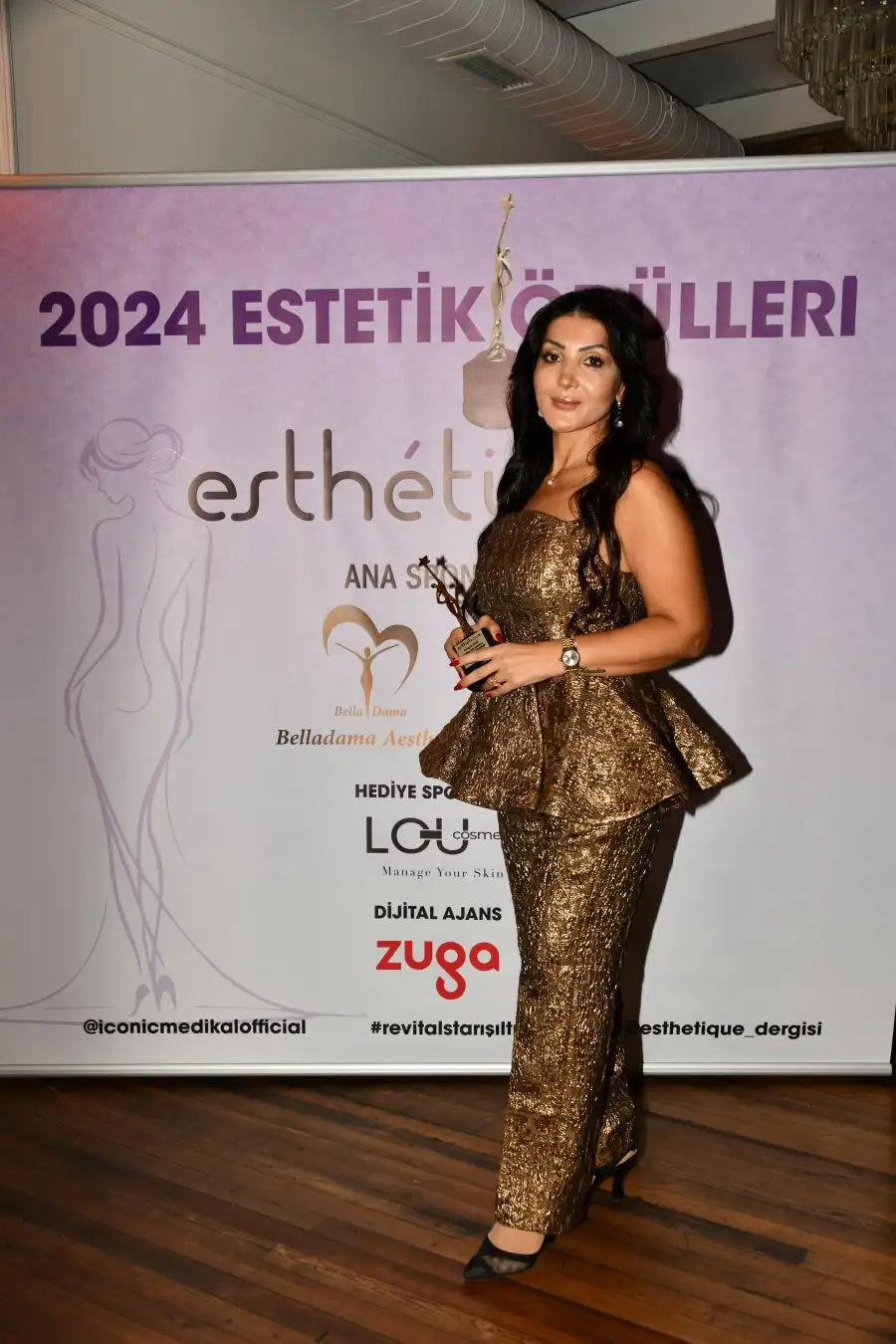 Estetik ve güzellik sektörü '2024 Estetik Ödülleri'nde buluştu 3 1732607689 Vassan Sabri Estetik ve güzellik sektörü '2024 Estetik Ödülleri'nde buluştu