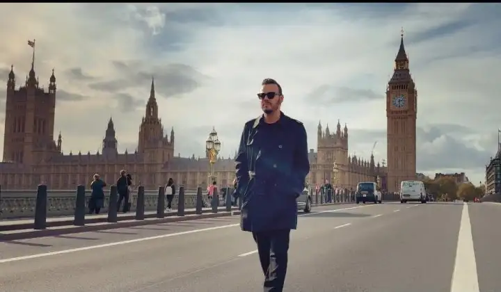 ‘Bana Sor’ Londra’da kliplendi