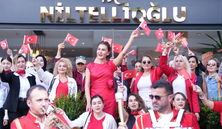 Nil Tellioğlu’ndan Cumhuriyetimizin 101. yılına yakışır kutlama