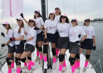 Medicana Sailing Team meme kanseri farkındalığı için yelken açtı