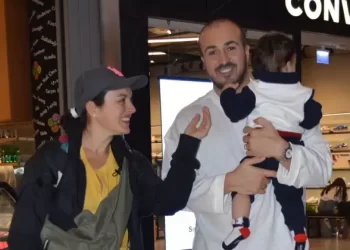 Ben eşimi her haliyle beğeniyorum