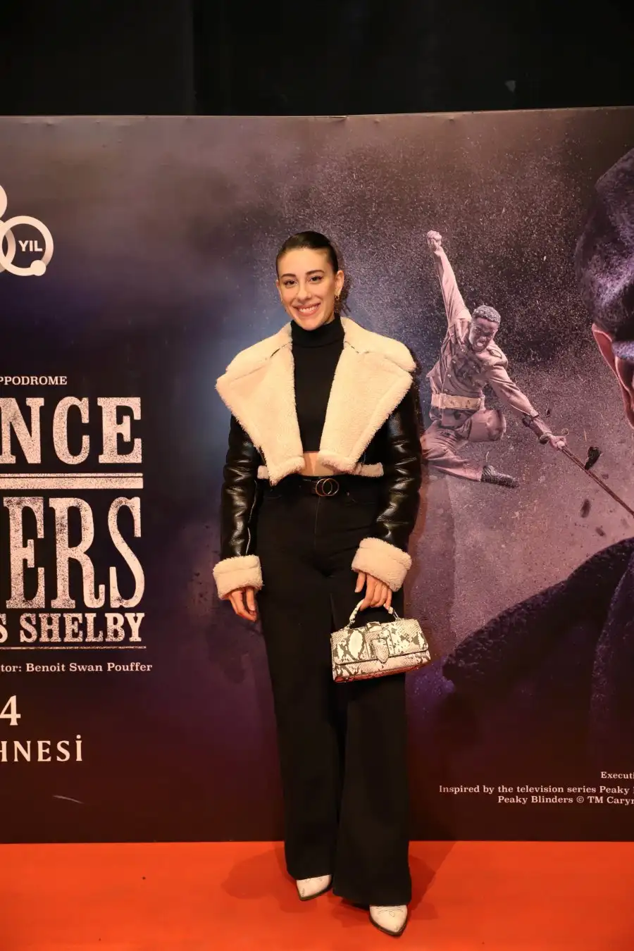 hivda zizan alp Peaky Blinders Dans Tiyatrosu'nun prömiyerine ünlü akını