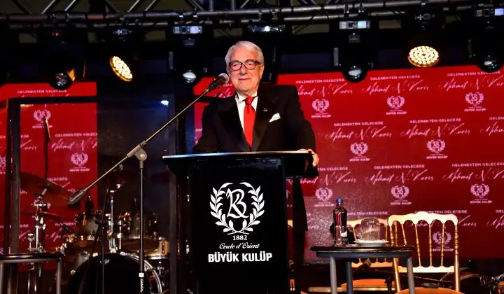Büyük Kulüp’te başkanlık seçimini Mehmet Kuriş kazandı