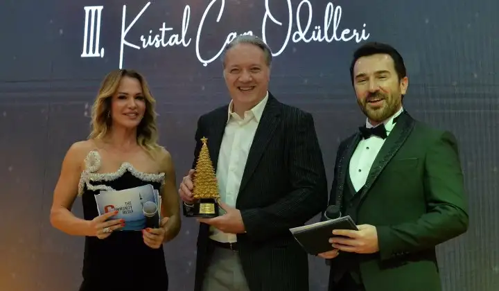 Murat Serezli'ye öğrencilerinden 'Meslek Onur Ödülü' 1 Murat Serezli’ye öğrencilerinden ‘Meslek Onur Ödülü’