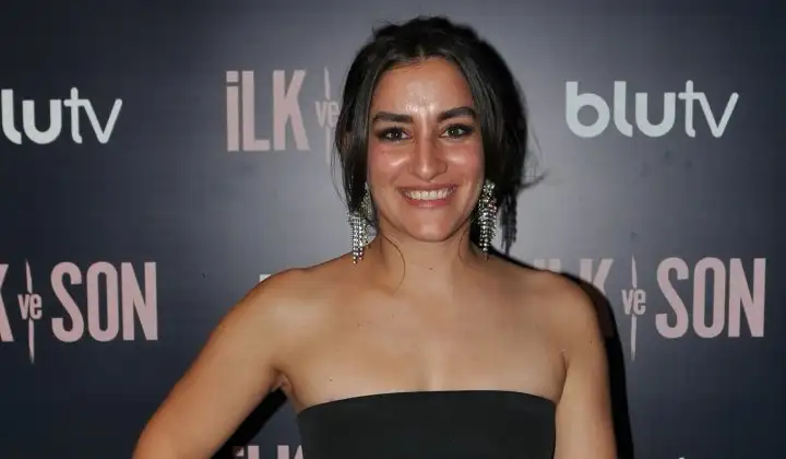 Naz Göktan, 'İlk ve Son' dizisindeki karakterini yorumladı 2 Naz Göktan, ‘İlk ve Son’ dizisindeki karakterini yorumladı