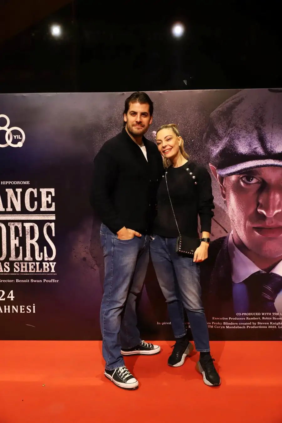 ozgeozder sinanguleryuz Peaky Blinders Dans Tiyatrosu'nun prömiyerine ünlü akını