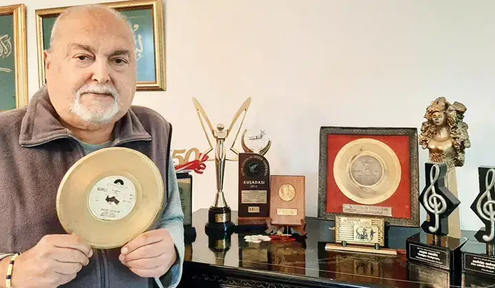 Selçuk Alagöz’den 80 yaşına özel sürpriz: Yaş 80 Oldu