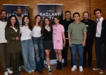 Dev oyuncu kadrosuyla ‘Bağlantı Hatası’ çok yakında sinemalarda