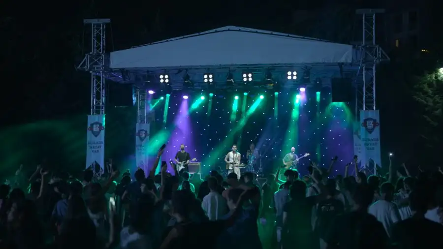 'Karantina' altında birleştiler 4 1733861797 KARANTINA KONSER 00.47.13 00087541 'Karantina' altında birleştiler