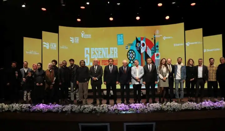 5. Esenler Film Festivali'nde ödüller sahiplerini buldu 1 5. Esenler Film Festivali’nde ödüller sahiplerini buldu