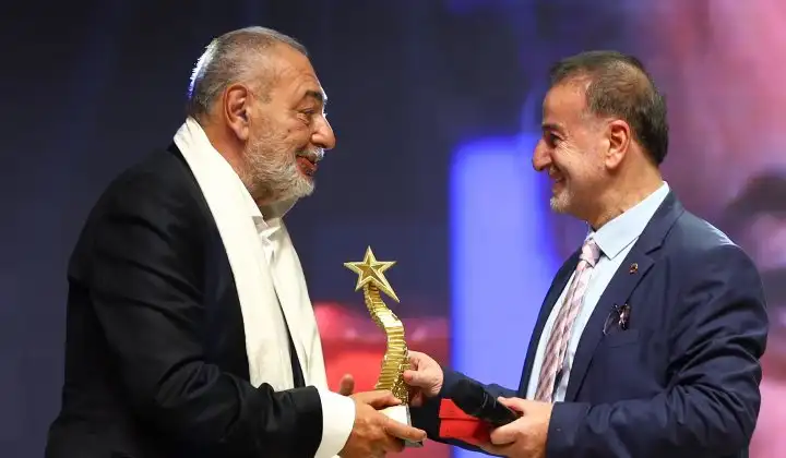Reha Muhtar'a 'Yaşam Boyu Onur' ödülü 1 Reha Muhtar’a ‘Yaşam Boyu Onur’ ödülü