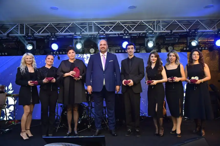 bilnet ogretmenler1 Bilnet Okullarından Öğretmenler Günü'ne özel kutlama