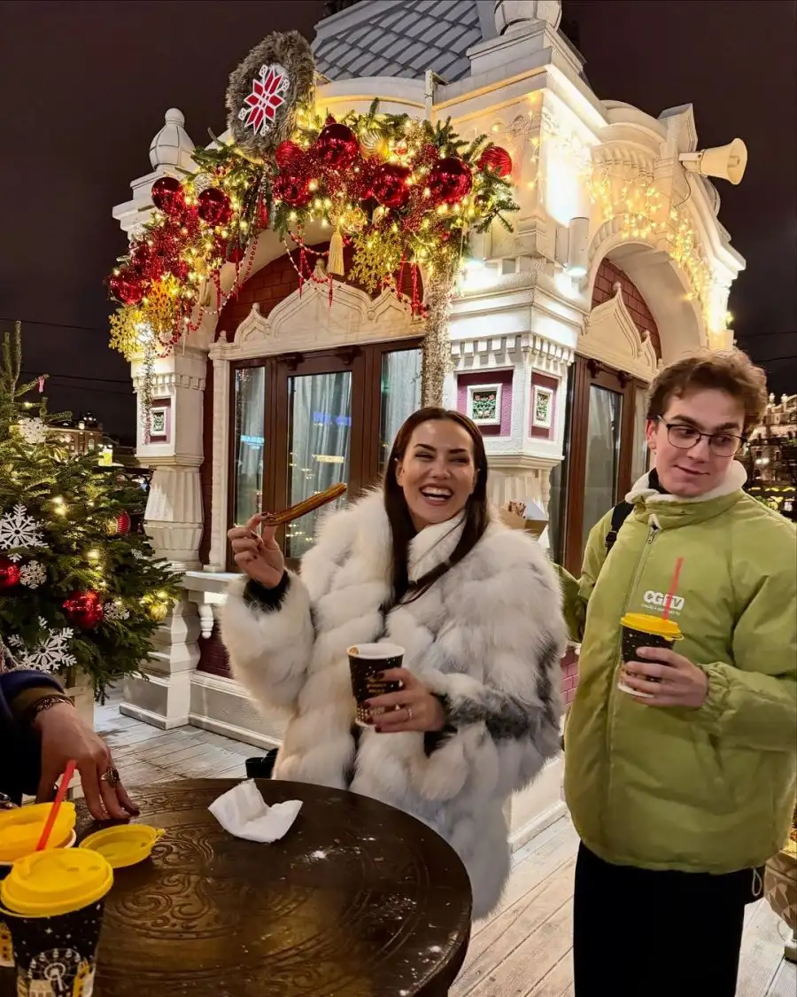 fahriye burak1 Moskova soğuğunda romantik tatil