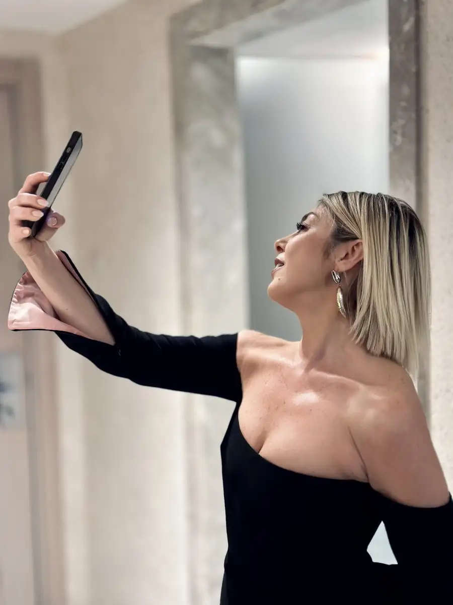 Zarafetiyle büyüledi 4 gozde kansu1 Zarafetiyle büyüledi