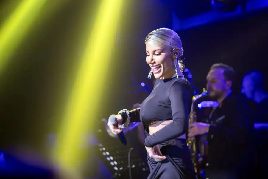 İrem Derici'den eşsiz performans 3 iremderici1 İrem Derici'den eşsiz performans