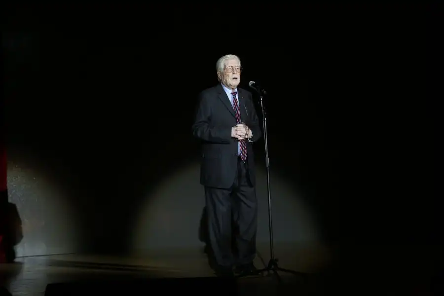 Haldun Dormen'in 70. sanat yılı unutulmaz bir gece ile kutlandı 5 izzet gunay Haldun Dormen'in 70. sanat yılı unutulmaz bir gece ile kutlandı