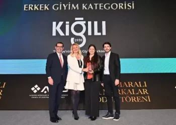 Kiğılı’ya ‘En Beğenilen Erkek Giyim Markası’ ödülü