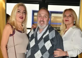 Uğur Batur’dan özel yılbaşı buluşması