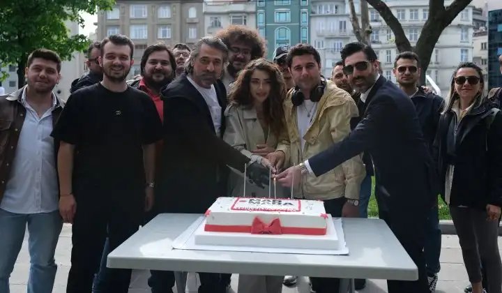'Yeniden Başlamak' 27 Aralık'ta sinemalarda 2 ‘Yeniden Başlamak’ 27 Aralık’ta sinemalarda