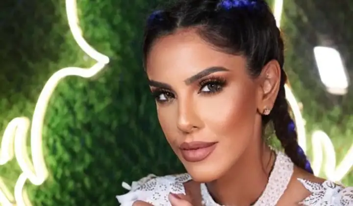 Naz Elibol'un ilk İngilizce single'ı 'Lie' dünya sahnesinde 2 Naz Elibol’un ilk İngilizce single’ı ‘Lie’ dünya sahnesinde