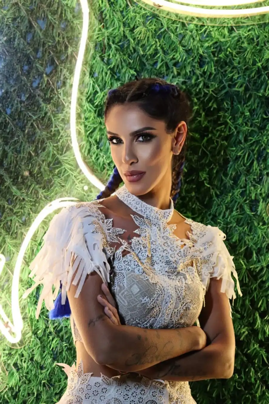 Naz Elibol'un ilk İngilizce single'ı 'Lie' dünya sahnesinde 3 naz elibol1 Naz Elibol'un ilk İngilizce single'ı 'Lie' dünya sahnesinde