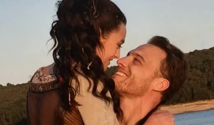 Kerem Bursin ve Melis Sezen'in 'Şımarık'ı Rusya'da zirvede 1 Kerem Bursin ve Melis Sezen’in ‘Şımarık’ı Rusya’da zirvede